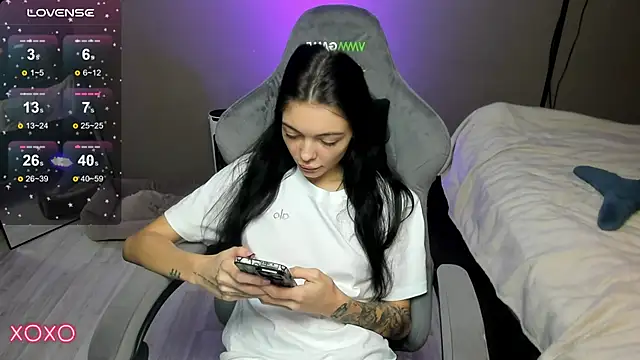 Mariella Adamss online show from December 3, 1:09 pm