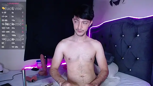 Snapshot of henry_diiaz chatting on October 30, 8:38 am henry diiaz online show from October 30, 8:38 am