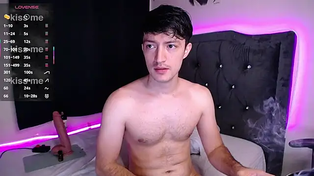 Snapshot of henry_diiaz chatting on November 22, 11:09 am henry diiaz online show from November 22, 11:09 am