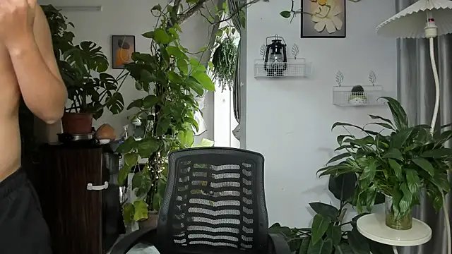 Snapshot of Oliver_Nl chatting on November 22, 4:22 am Oliver Nl online show from November 22, 4:22 am