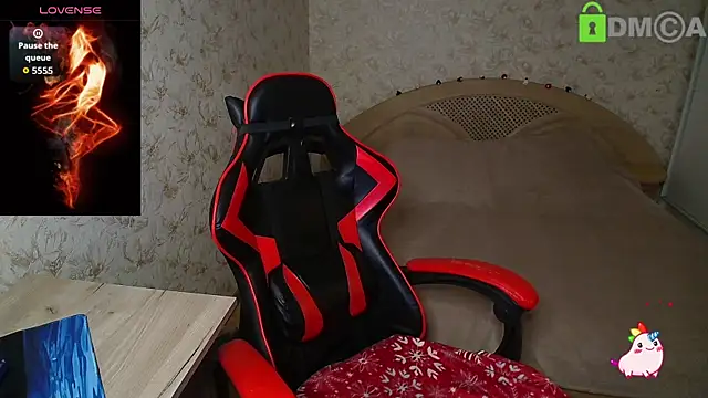 Alexis Gordon online show from April 20, 8:32 pm