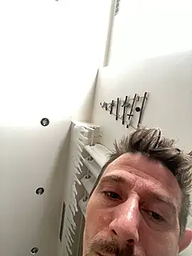 Maxthekid online show from December 25, 8:40 am