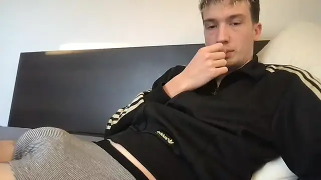 hungandfun05 online show from December 29, 2:31 pm