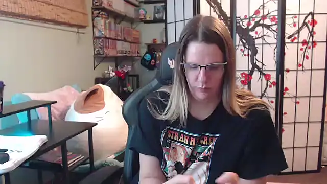 Sarahtineke online show from February 10, 6:23 pm