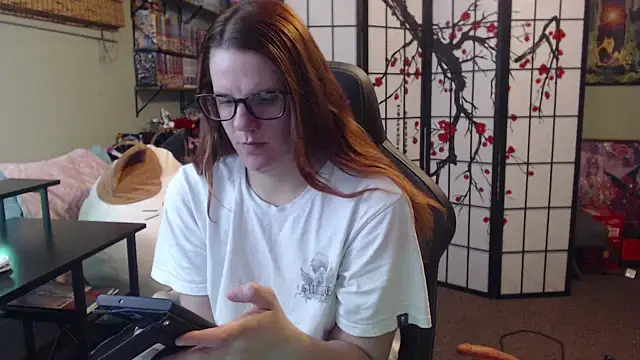 Sarahtineke online show from May 30, 3:42 pm