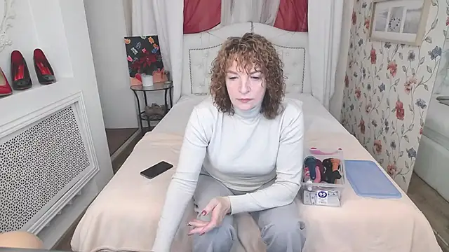 AmiHotGranny online show from September 30, 6:29 am