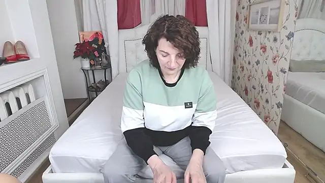 AmiHotGranny online show from June 2, 1:46 pm
