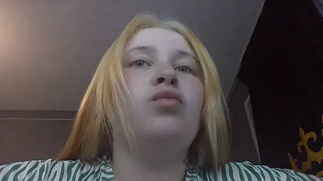 Snapshot of Light_Luna chatting on June 26, 4:00 pm Light Luna online show from June 26, 4:00 pm