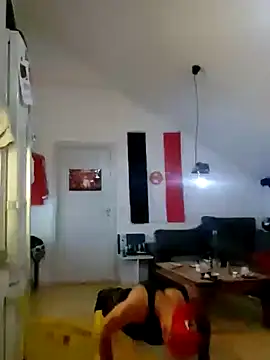 Snapshot of eltoulou chatting on February 3, 6:39 pm eltoulou online show from February 3, 6:39 pm