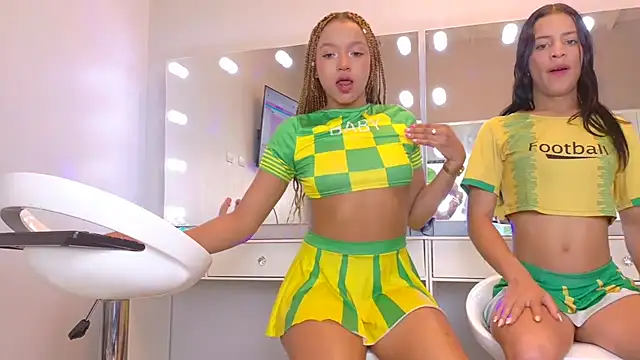 chocolatecrememia online show from March 5, 9:00 pm