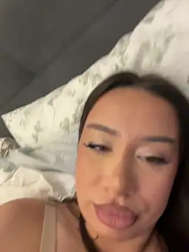 deliaroyal online show from November 16, 2:11 pm