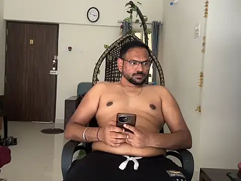 Snapshot of lovbombayduck11 chatting on June 3, 10:40 am lovbombayduck11 online show from June 3, 10:40 am