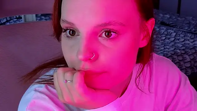 Snapshot of KristiRosee chatting on June 10, 3:39 am KristiRosee online show from June 10, 3:39 am