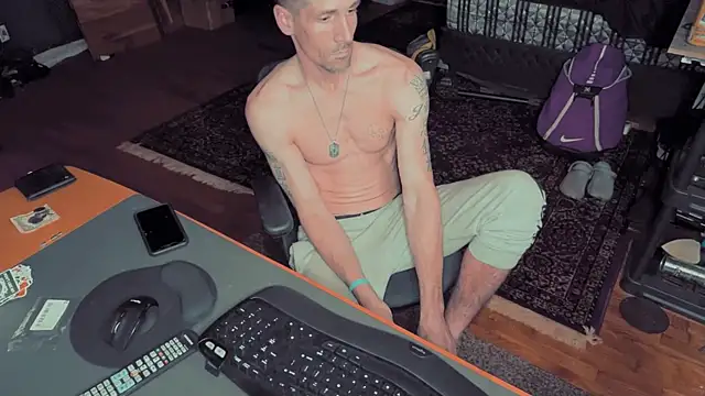 Snapshot of HARD_2QUIT chatting on February 7, 7:07 am HARD 2QUIT online show from February 7, 7:07 am