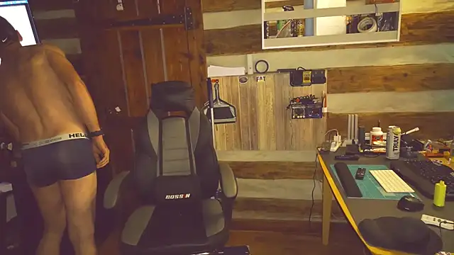 Snapshot of HARD_2QUIT chatting on September 9, 5:29 am HARD 2QUIT online show from September 9, 5:29 am