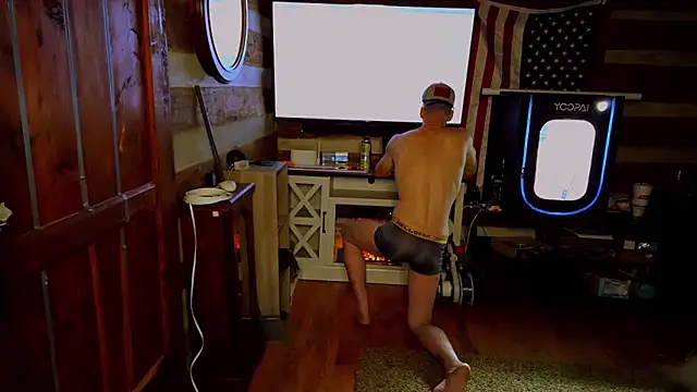 Snapshot of HARD_2QUIT chatting on November 28, 8:28 am HARD 2QUIT online show from November 28, 8:28 am