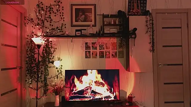 SandraBoyl online show from April 6, 1:36 am