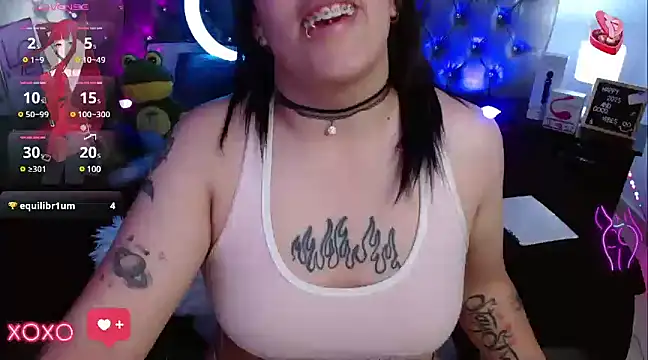 Snapshot of NatalieHarris chatting on February 2, 1:45 am NatalieHarris online show from February 2, 1:45 am