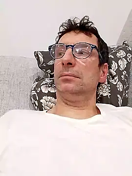 Snapshot of Anastasio33 chatting on January 8, 9:44 pm Anastasio33 online show from January 8, 9:44 pm