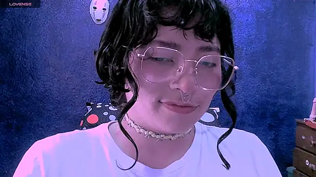 NinaYellow online show from May 8, 2:11 pm