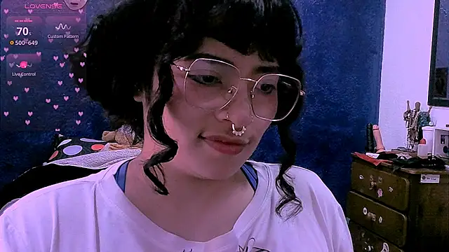 NinaYellow online show from May 12, 2:03 pm