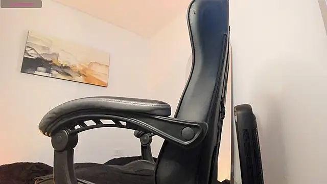 LucianSinclair online show from December 18, 10:57 pm