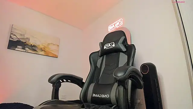 LucianSinclair online show from December 27, 3:42 am