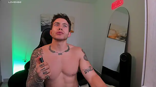 LucianSinclair online show from February 9, 9:49 pm