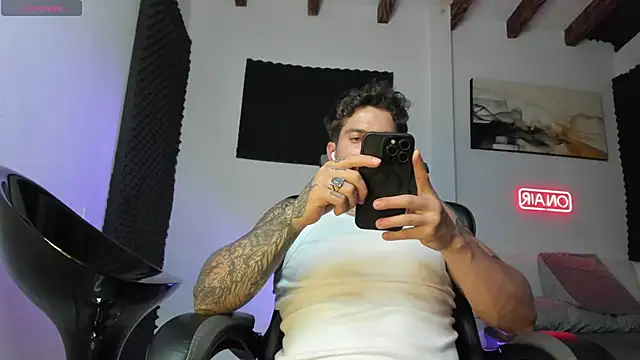 LucianSinclair online show from November 13, 3:38 am