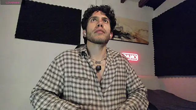 LucianSinclair online show from April 12, 12:48 am