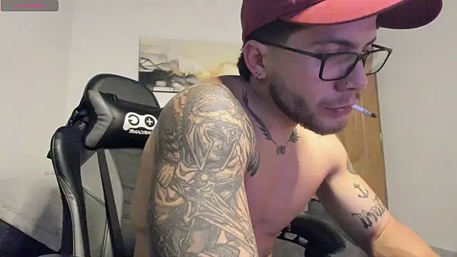 Snapshot of LucianSinclair chatting on July 3, 3:13 am LucianSinclair online show from July 3, 3:13 am