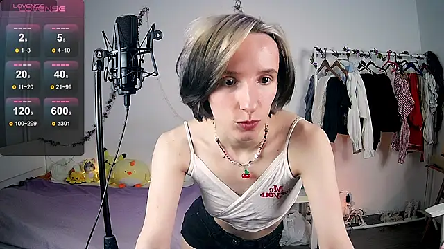 Snapshot of Violet_Veliya chatting on March 7, 7:16 pm Violet Veliya online show from March 7, 7:16 pm