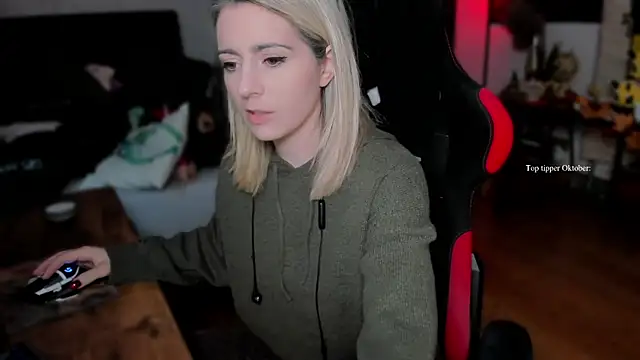 Lisaonthemoon online show from October 4, 2:15 pm