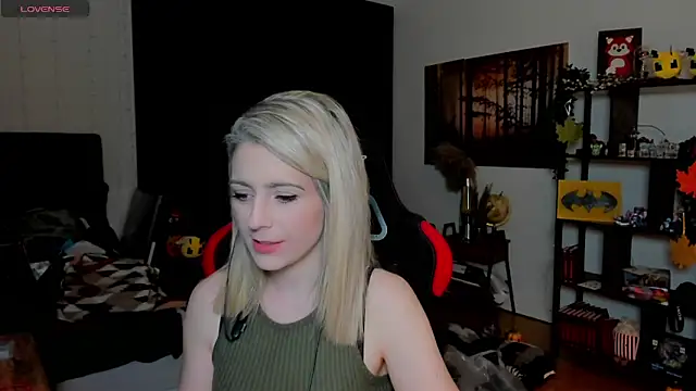 Lisaonthemoon online show from November 1, 11:40 pm