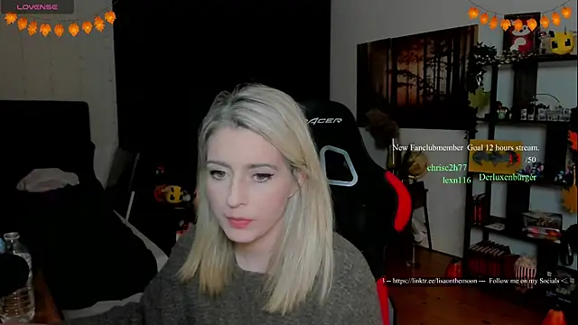 Lisaonthemoon online show from November 22, 7:24 pm