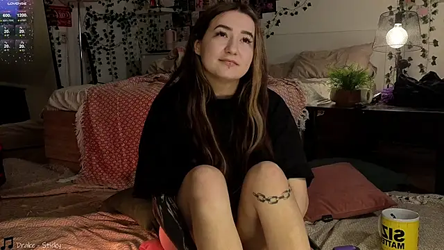 Megan  Hart online show from December 22, 4:50 am