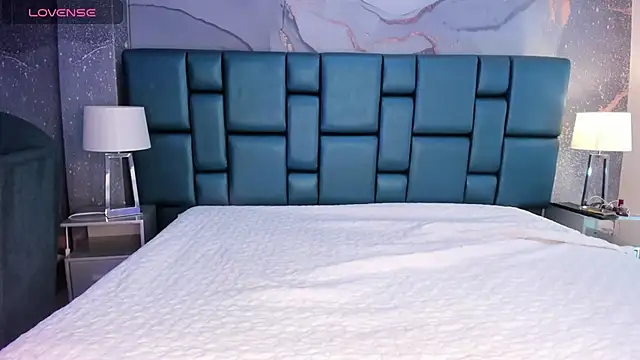 Nahomi Wild online show from January 12, 2:03 am