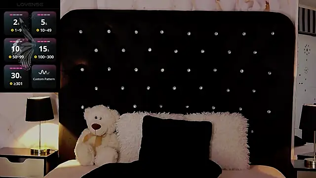 Snapshot of OliviaShaw23 chatting on February 11, 8:05 am OliviaShaw23 online show from February 11, 8:05 am