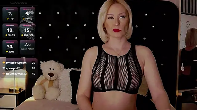 Snapshot of OliviaShaw23 chatting on February 21, 8:40 am OliviaShaw23 online show from February 21, 8:40 am