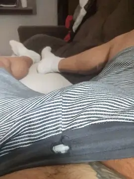 Snapshot of dredre1069 chatting on November 27, 2:30 pm dredre1069 online show from November 27, 2:30 pm