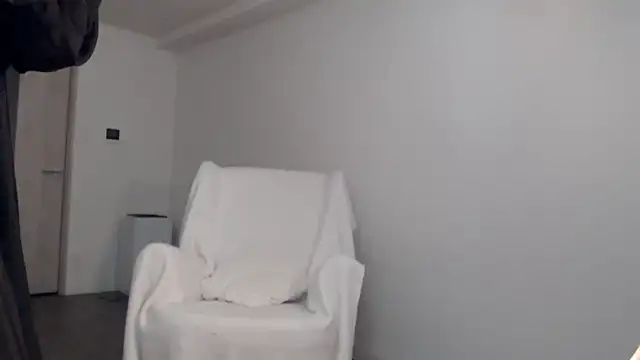 Snapshot of Lily_0000 chatting on January 13, 12:13 pm Lily 0000 online show from January 13, 12:13 pm