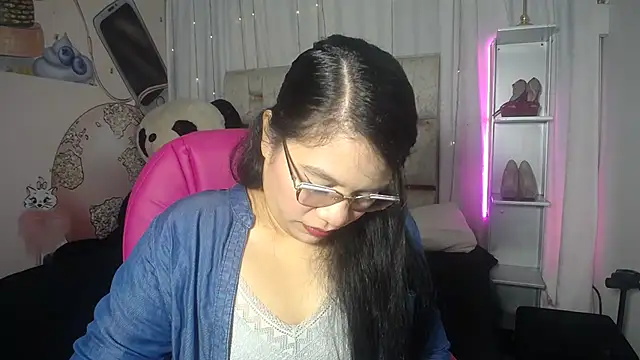 Snapshot of KEYRA-MILLER- chatting on November 25, 2:00 am KEYRA-MILLER- online show from November 25, 2:00 am