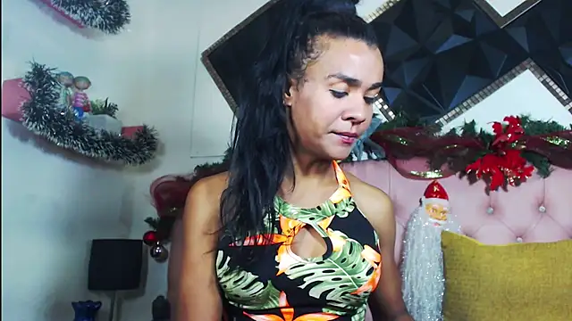 Snapshot of andrea_safeira_doll chatting on December 22, 10:07 pm andrea safeira doll online show from December 22, 10:07 pm