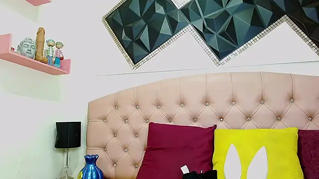 Snapshot of andrea_safeira_doll chatting on February 12, 1:28 pm andrea safeira doll online show from February 12, 1:28 pm