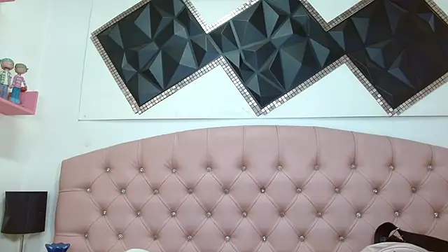 Snapshot of andrea_safeira_doll chatting on February 25, 12:09 am andrea safeira doll online show from February 25, 12:09 am