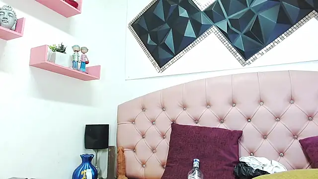 andrea safeira doll online show from April 8, 10:10 pm