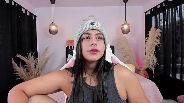 Snapshot of GabyRhodes chatting on March 17, 7:37 pm GabyRhodes online show from March 17, 7:37 pm