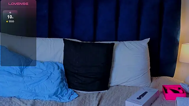 Issac james  online show from April 9, 6:52 am