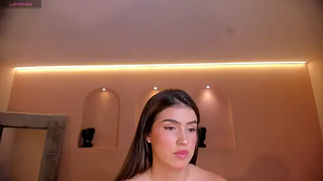 Snapshot of PaulinaSantos_ chatting on December 4, 7:55 pm PaulinaSantos online show from December 4, 7:55 pm