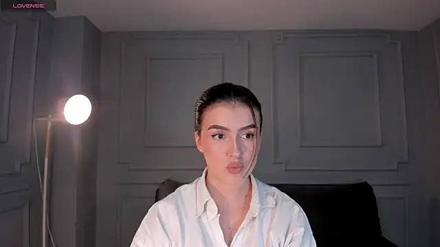 PaulinaSantos  online show from January 9, 7:59 pm